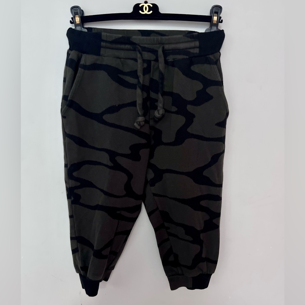 Twenty Camo Cropped Jogger Pants